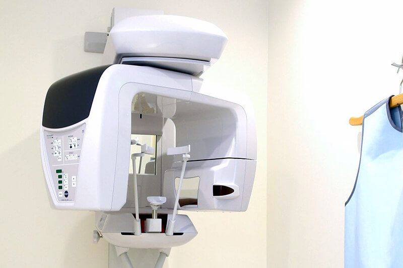 院内設置の歯科用CTで迅速で正確な診断・安心で安全な手術。